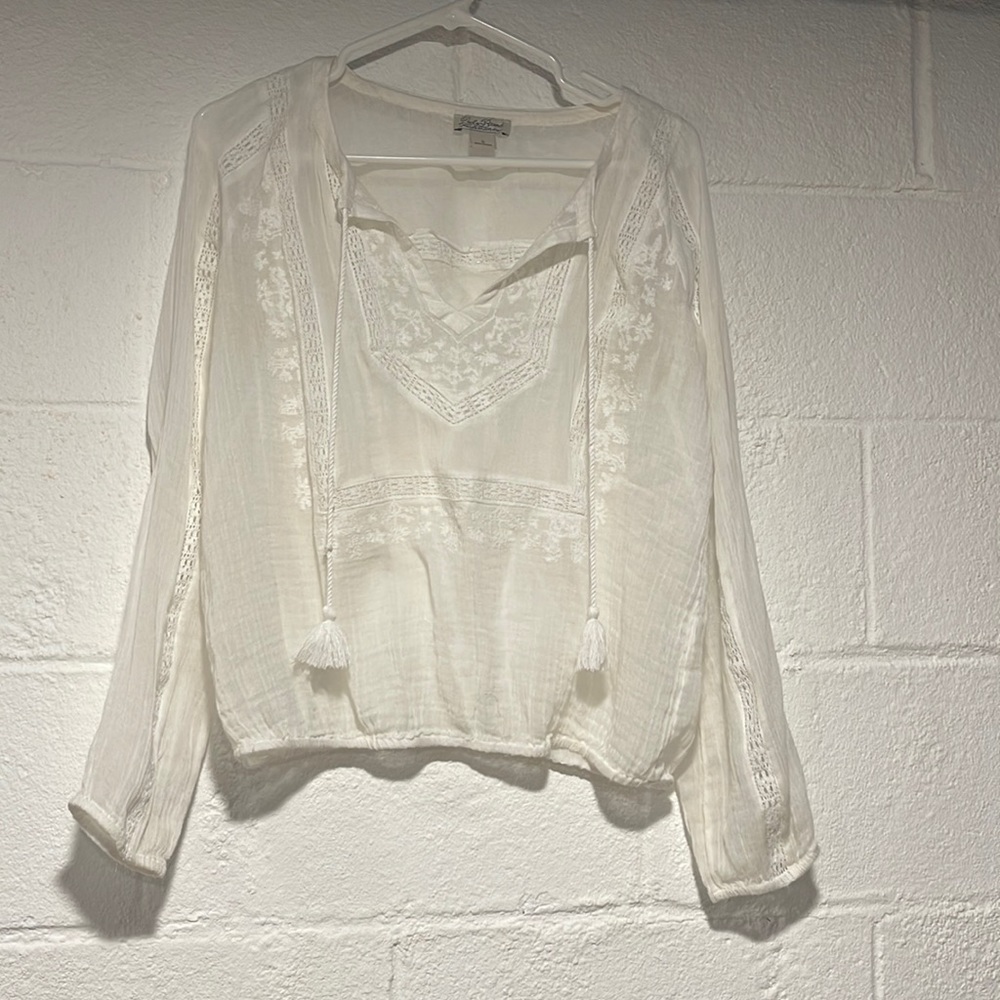 Embroidered lightweight top
